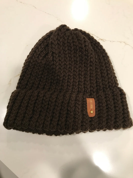 BLACK HAT WITH ANXIOUSLOOMERS TAG