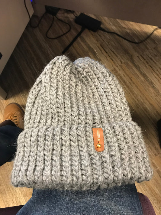 GREY HAT WITH ANXIOUSLOOMERS TAG
