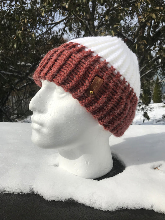 RUST AND WHITE HAT WITH ANXIOUSLOOMERS TAG