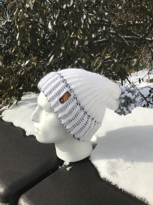 WHITE AND GREY SLOUCHY HAT WITH ANXIOUSLOOMERS TAG